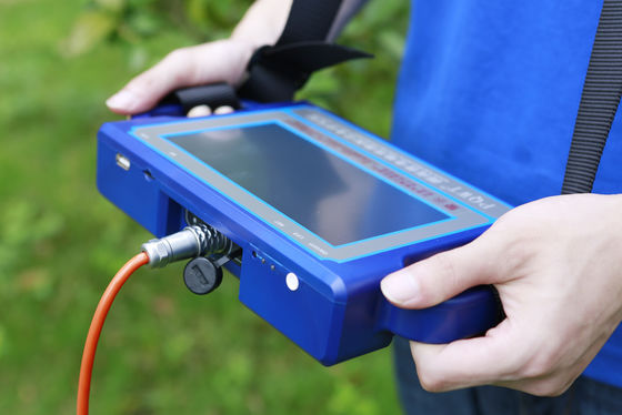Máy dò tìm nước ngầm đa tần số PQWT S500 với 8 kênh và dải đo 0mV-2000mV