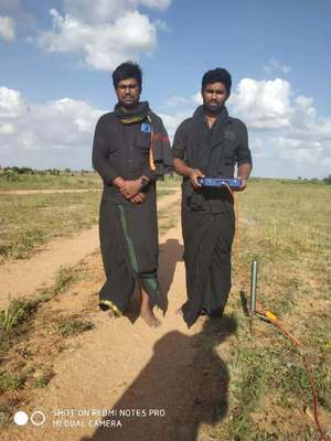 Máy dò nước PQWT S500 với độ chính xác cao đa tần số để phát hiện nước ngầm di động